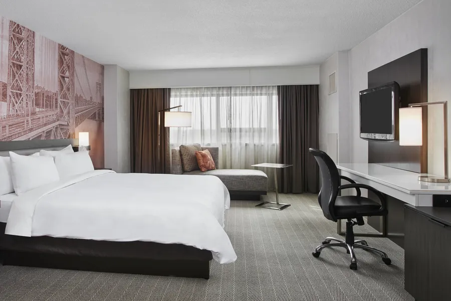 Teaneck Marriott at Glenpointe hotel detail image 6