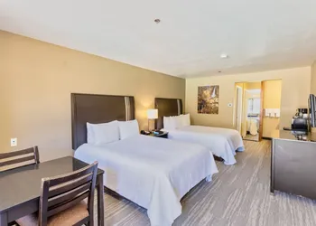 The Oakhurst Inn at Yosemite hotel thumbnail 5
