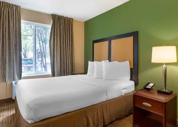 Studio 6 Suites Jacksonville Deerwood Park FL hotel thumbnail 5