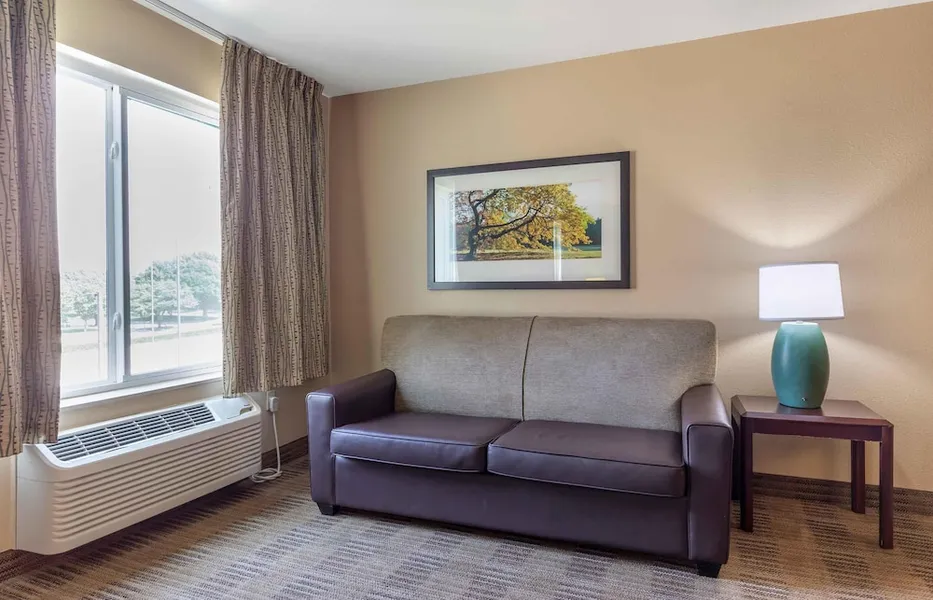 Studio 6 Suites Jacksonville Deerwood Park FL hotel detail image 6