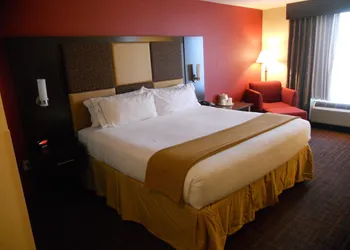 Holiday Inn Express & Suites Greensburg by IHG hotel thumbnail 6