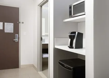 Holiday Inn Express Jacksonville Beach by IHG hotel thumbnail 3