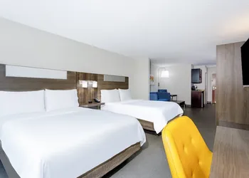 Holiday Inn Express & Suites Jacksonville - Atlantic Beach by IHG hotel thumbnail 3