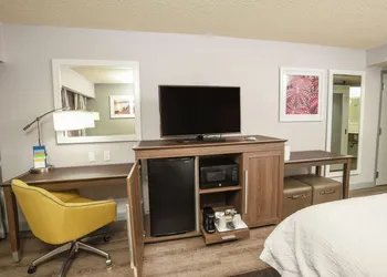 Hampton Inn Jacksonville East Regency Square hotel thumbnail 4