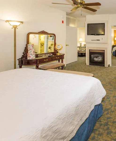 Hampton Inn and Suites Amelia Island Historic Harbor Front hotel detail image 6