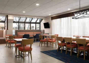 Hampton Inn Fairfax City hotel thumbnail 4