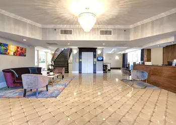 The Roslyn, Tapestry Collection by Hilton hotel thumbnail 2