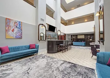 The Roslyn, Tapestry Collection by Hilton hotel thumbnail 4
