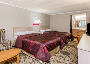 Knights Inn Farmington Hill hotel thumbnail 5