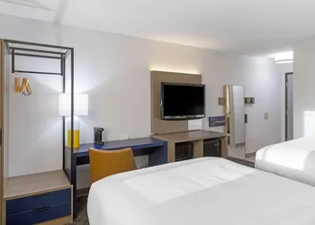 Comfort Inn Detroit - Troy hotel thumbnail 6