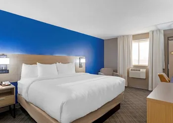 Comfort Inn Detroit - Troy hotel thumbnail 7