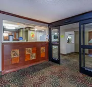 Super 8 by Wyndham Roseville/Detroit Area hotel detail image 3