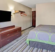 Super 8 by Wyndham Roseville/Detroit Area hotel detail image 4