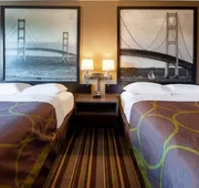 Super 8 by Wyndham Roseville/Detroit Area hotel detail image 7