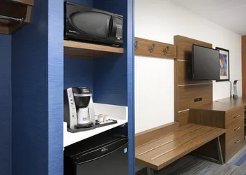 Holiday Inn Express & Suites College Park-University Area by IHG hotel thumbnail 8