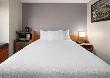 Microtel Inn & Suites by Wyndham Ann Arbor hotel thumbnail 7
