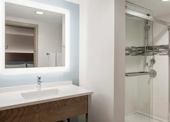 EVEN Hotel Ann Arbor S - University Area by IHG hotel thumbnail 3