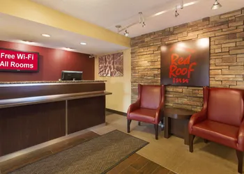 Red Roof Inn Detroit - Warren hotel thumbnail 2