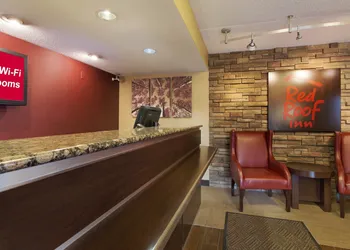 Red Roof Inn Detroit - Warren hotel thumbnail 4