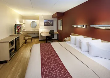 Red Roof Inn Detroit - Warren hotel thumbnail 5