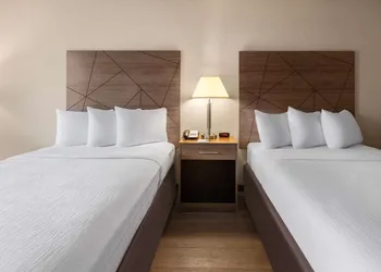 Wingate by Wyndham Troy hotel thumbnail 8