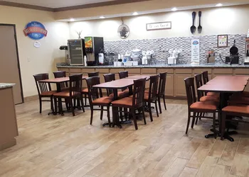 Baymont by Wyndham Belleville Airport Area hotel thumbnail 3