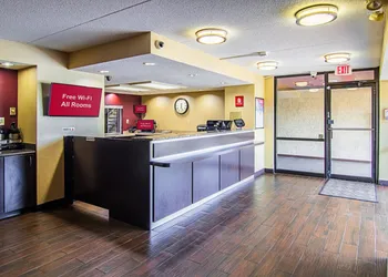 Red Oak Inn Detroit - Southfield hotel thumbnail 2