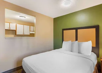 Extended Stay America Select Suites Detroit Warren hotel thumbnail 6