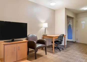 Extended Stay America Select Suites Detroit Warren hotel thumbnail 8