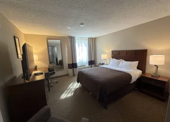 Wingate by Wyndham Utica hotel thumbnail 5