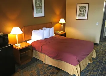 Americas Best Value Inn Livonia Detroit hotel thumbnail 8