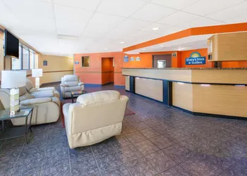 Days Inn & Suites by Wyndham Madison Heights MI hotel thumbnail 2