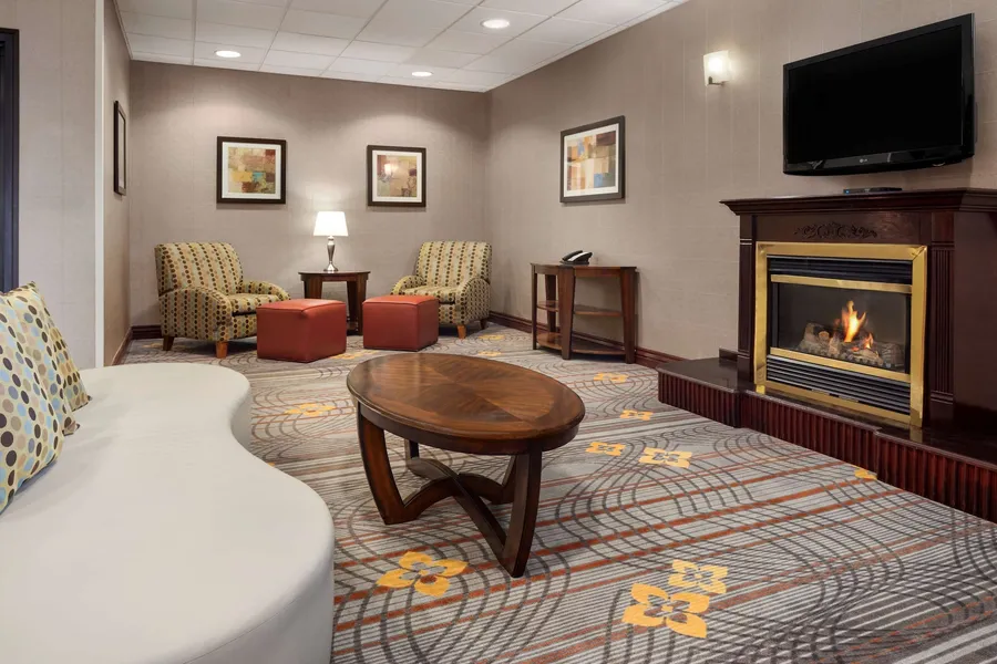Hampton Inn & Suites Detroit/Sterling Heights hotel detail image 2