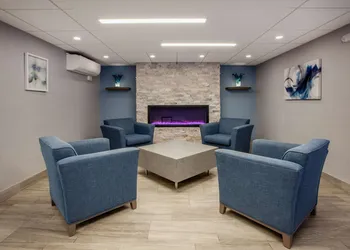 Wingate by Wyndham Detroit Metro Airport hotel thumbnail 3