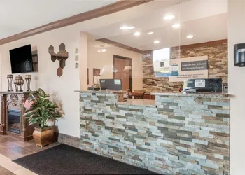 American Inn Suites Detroit Metro Airport hotel thumbnail 2