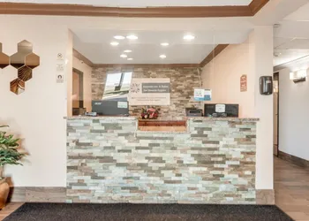 American Inn Suites Detroit Metro Airport hotel thumbnail 3