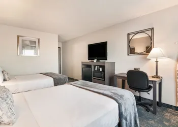 American Inn Suites Detroit Metro Airport hotel thumbnail 7