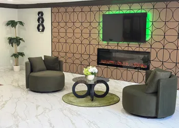 Wingate by Wyndham Livonia hotel thumbnail 4