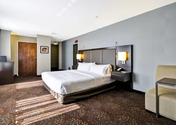 Holiday Inn Express Romulus / Detroit Airport by IHG hotel thumbnail 3