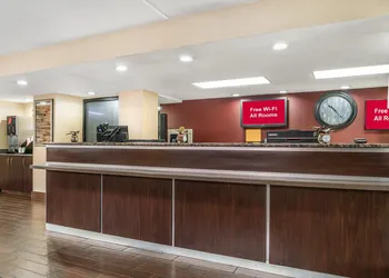 Red Roof Inn Detroit Metro Airport - Taylor hotel thumbnail 4
