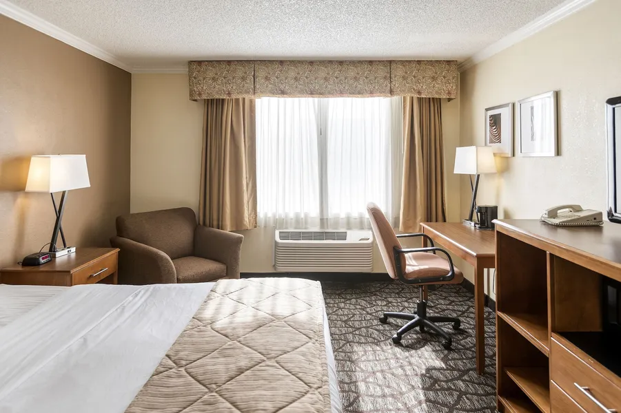 Clarion Hotel Detroit Metro Airport hotel detail image 6