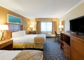 Clarion Hotel Detroit Metro Airport hotel thumbnail 7