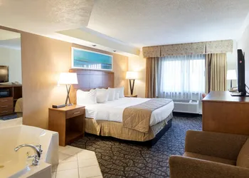 Clarion Hotel Detroit Metro Airport hotel thumbnail 8