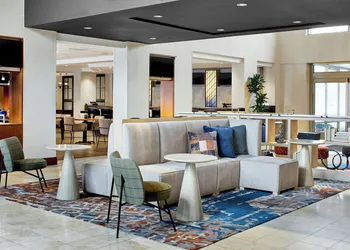 Detroit Metro Airport Marriott hotel thumbnail 6