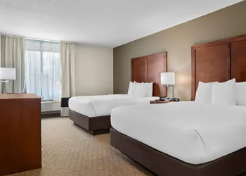 Comfort Inn & Suites Taylor - Detroit hotel thumbnail 6