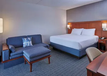 Courtyard by Marriott Detroit Metropolitan Airport Romulus hotel thumbnail 7