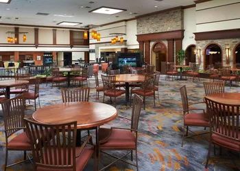 DoubleTree by Hilton Detroit - Dearborn hotel thumbnail 4