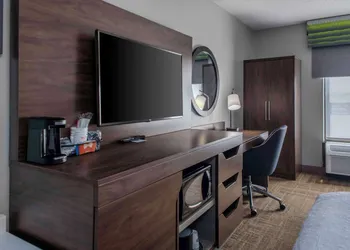 Hampton Inn Detroit/Northville hotel thumbnail 6