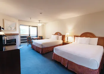 Monarch Resort hotel thumbnail 2