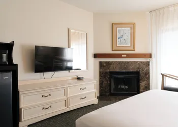 Monarch Resort hotel thumbnail 6